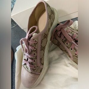 Gucci sneakers size 7.5 authentic